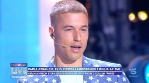 Pierpaolo Pretelli a Live: "Devo chiarire con mia madre"