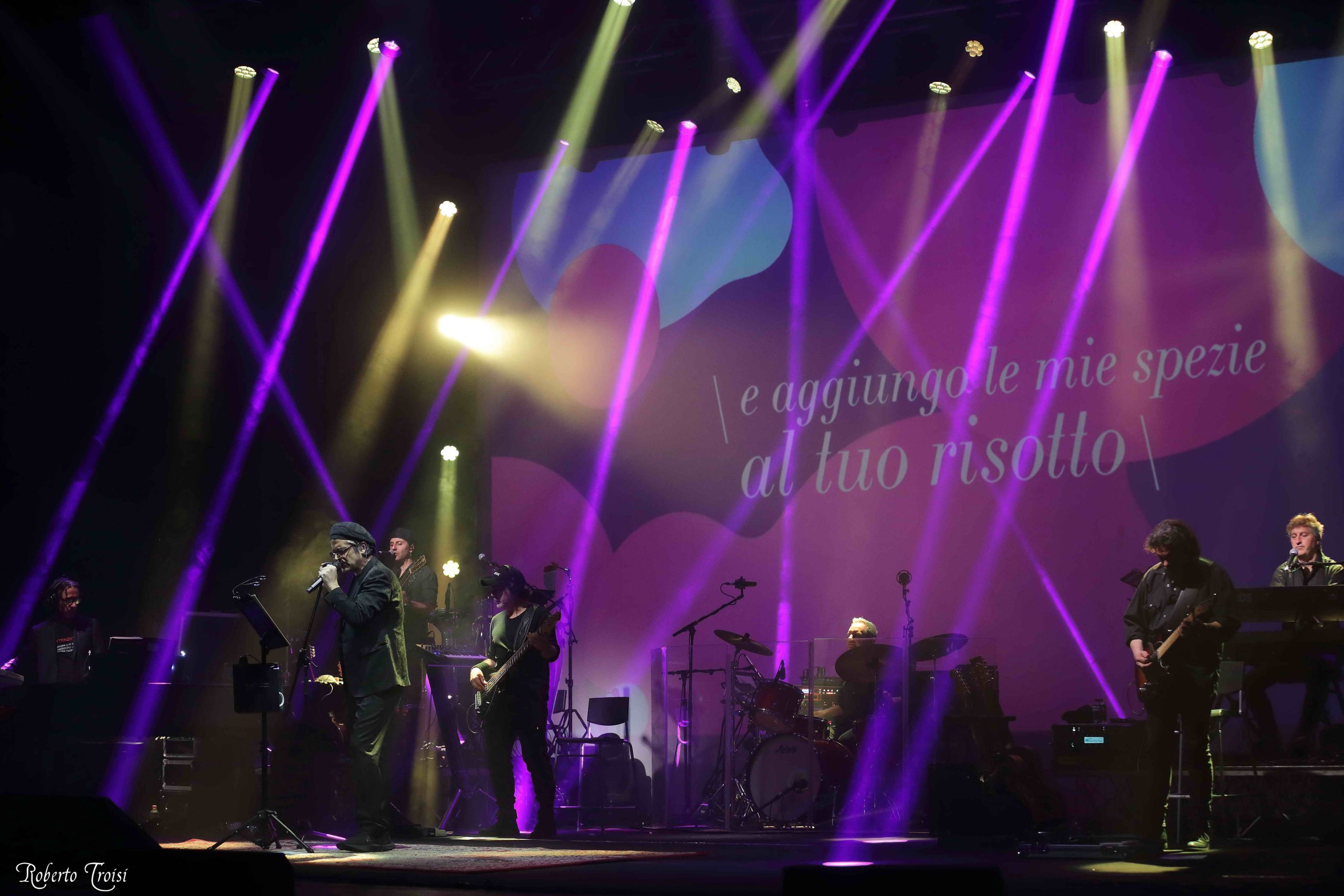 Samuele Bersani: Il ritorno a Torino 2022 18 MG 72870 scaled